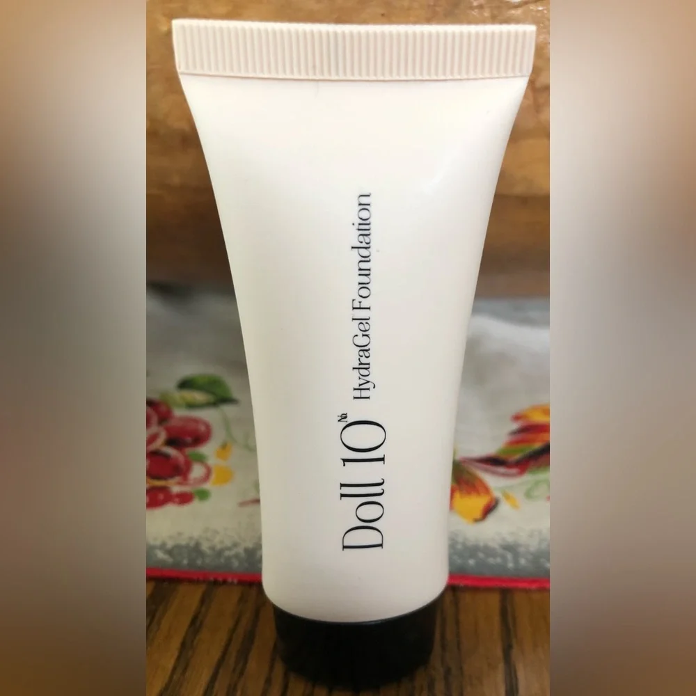 NEW DOLL 10 HydraGel Foundation 1 Oz - Fair No Box.
